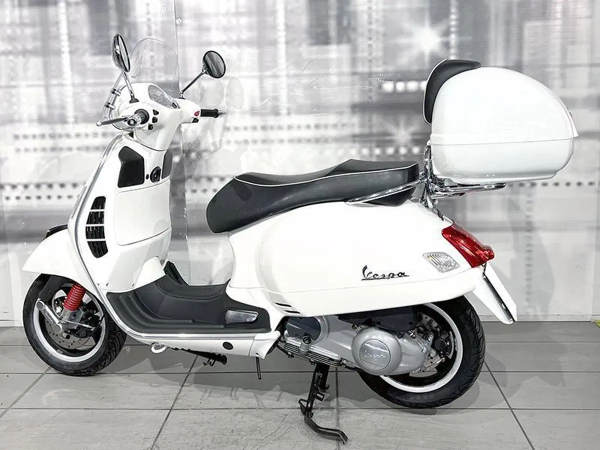 Vespa GTS 300 (2010 - 14) (2)