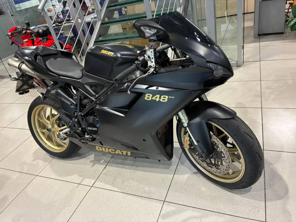 Ducati 848 EVO (2010 - 12) (2)