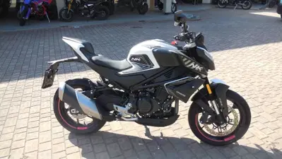 CFMOTO 450NK (2023 - 26) usata