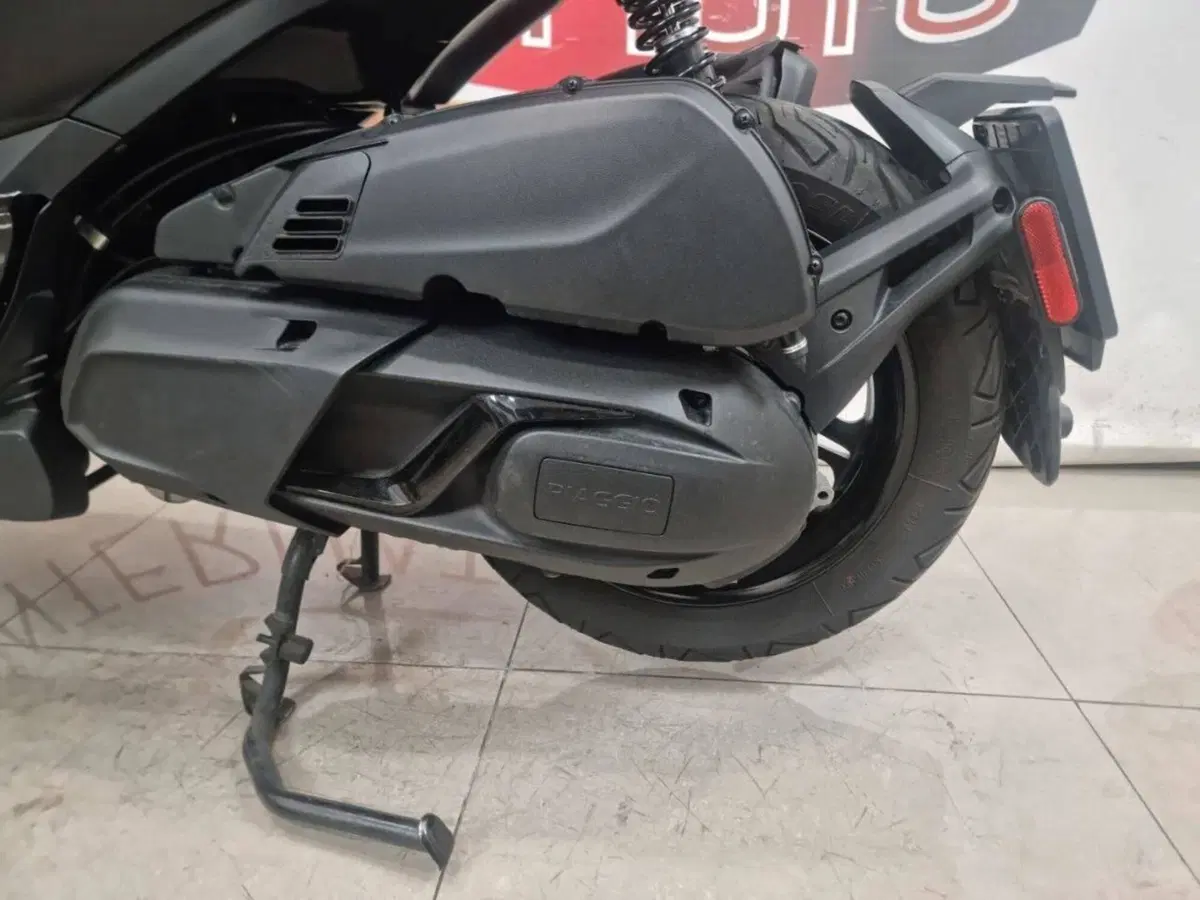 Piaggio Beverly 400 S (2025 - 26) (6)