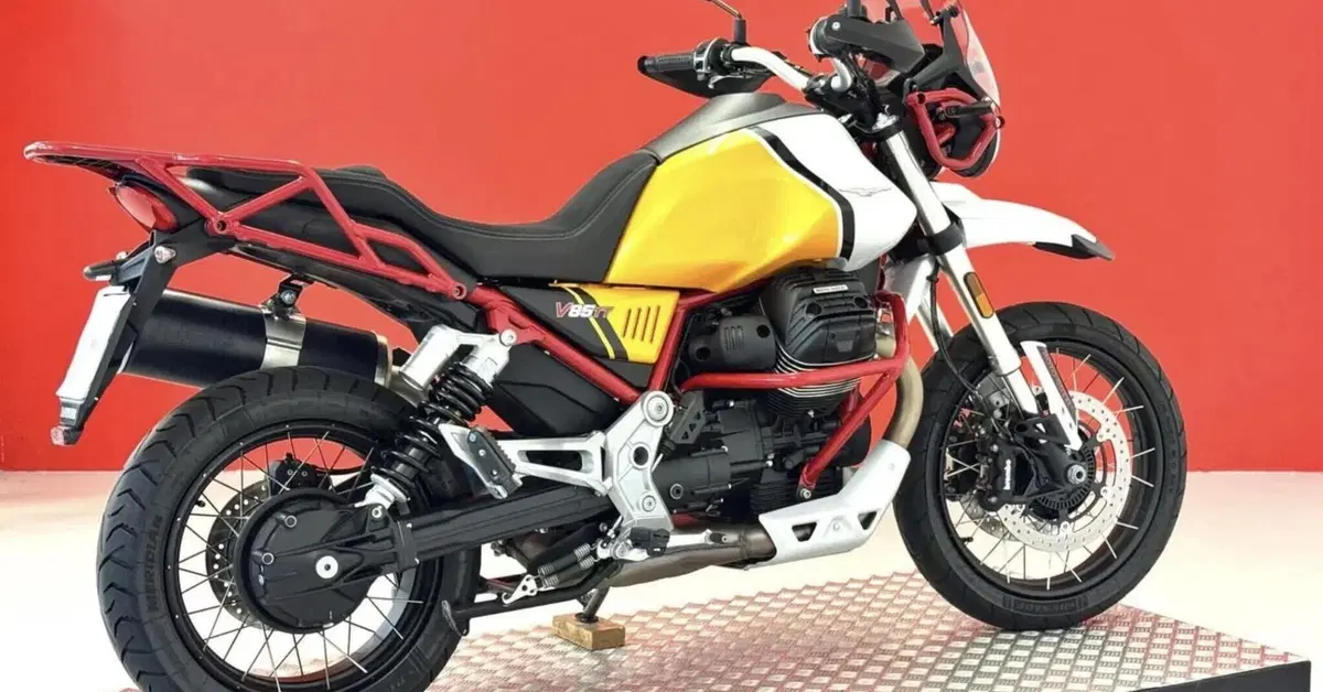 Moto Guzzi V85 TT Evocative Graphics: l'usato a 8.900 euro