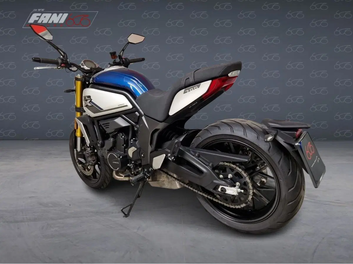 CFMOTO 700CL-X Sport (2022 - 26) (4)