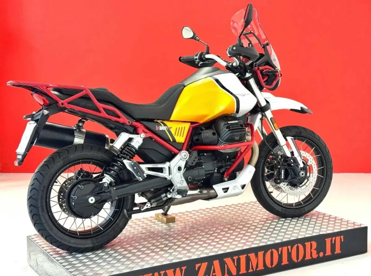 Moto Guzzi V85 TT Evocative Graphics: l'usato a 8.900 euro (7)