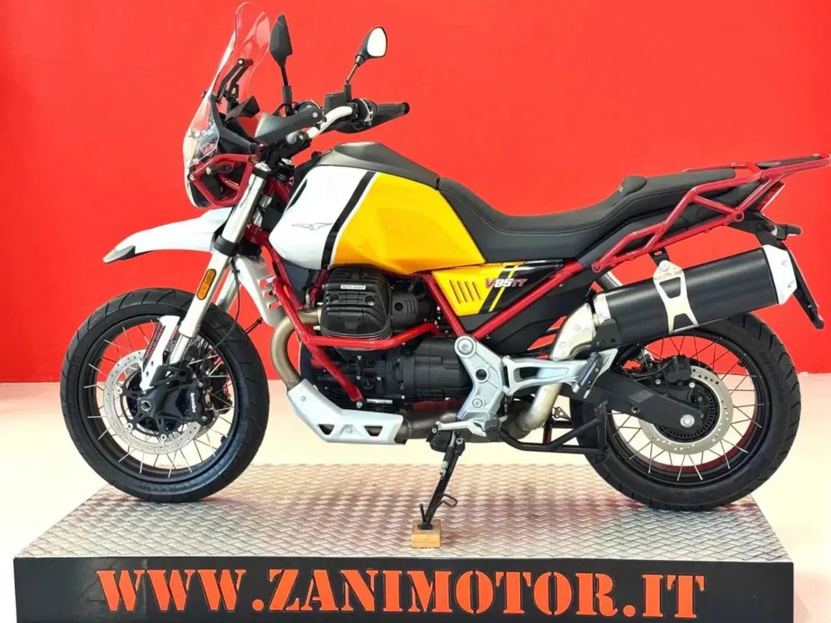 Moto Guzzi V85 TT Evocative Graphics: l'usato a 8.900 euro (10)