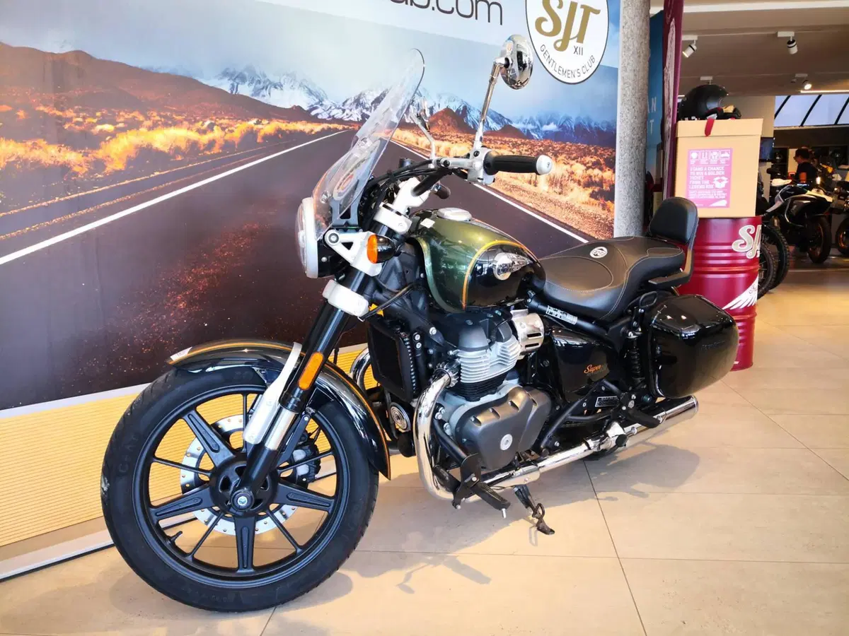 Royal Enfield Super Meteor 650 (2023 - 26) (11)
