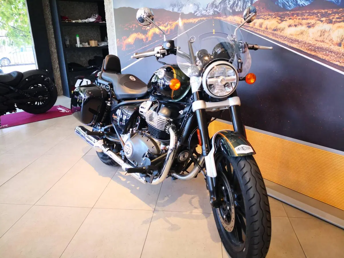 Royal Enfield Super Meteor 650 (2023 - 26) (3)