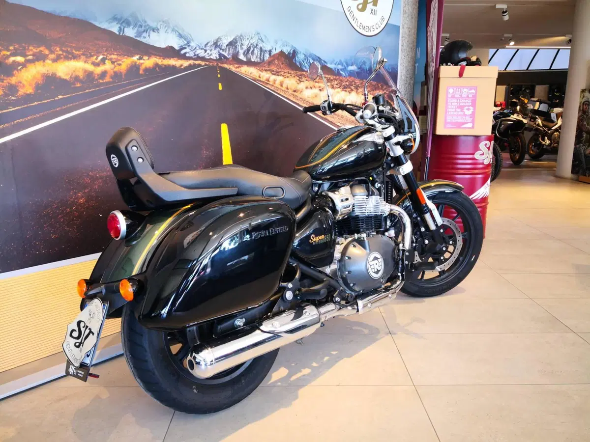 Royal Enfield Super Meteor 650 (2023 - 26) (6)