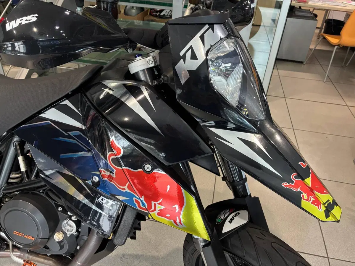 KTM 690 Supermoto (2007 - 12) (3)