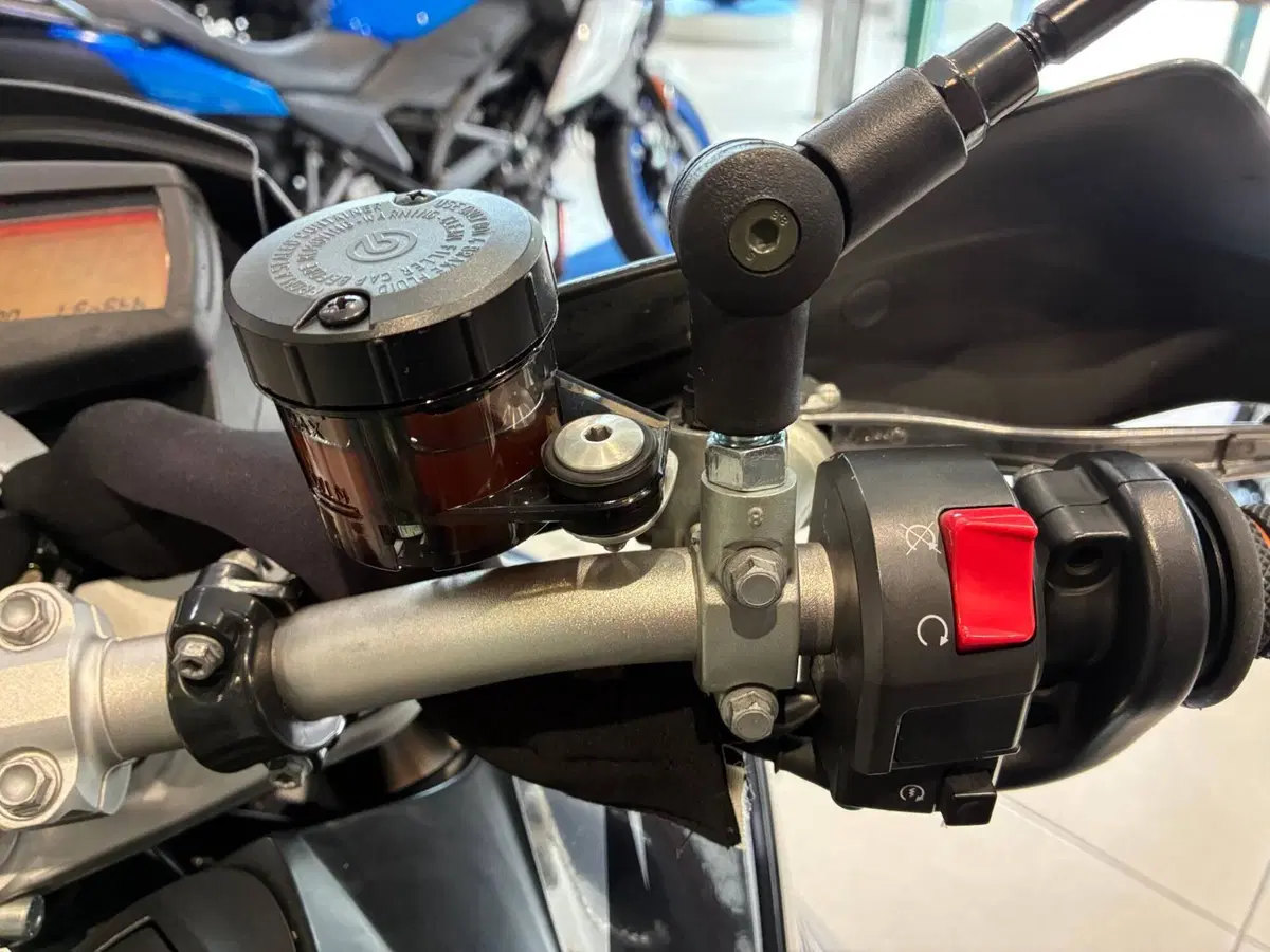 KTM 690 Supermoto (2007 - 12) (8)