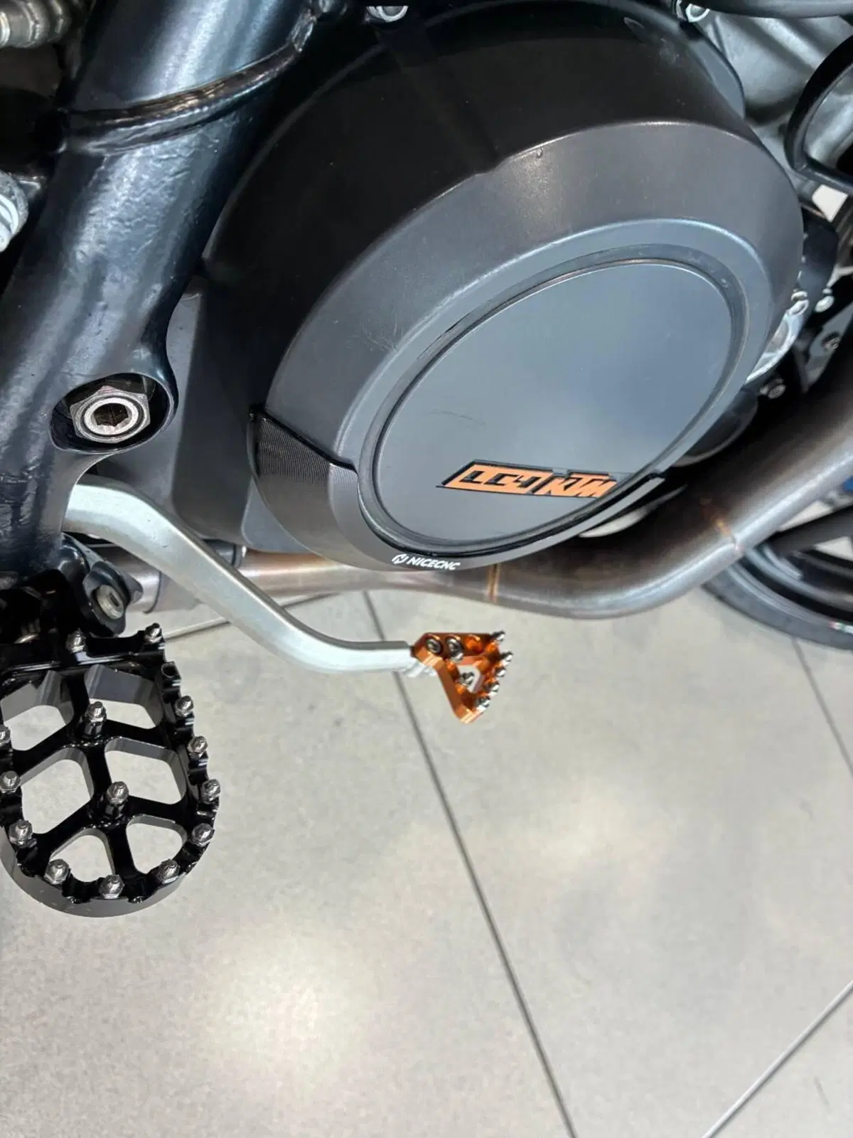 KTM 690 Supermoto (2007 - 12) (10)