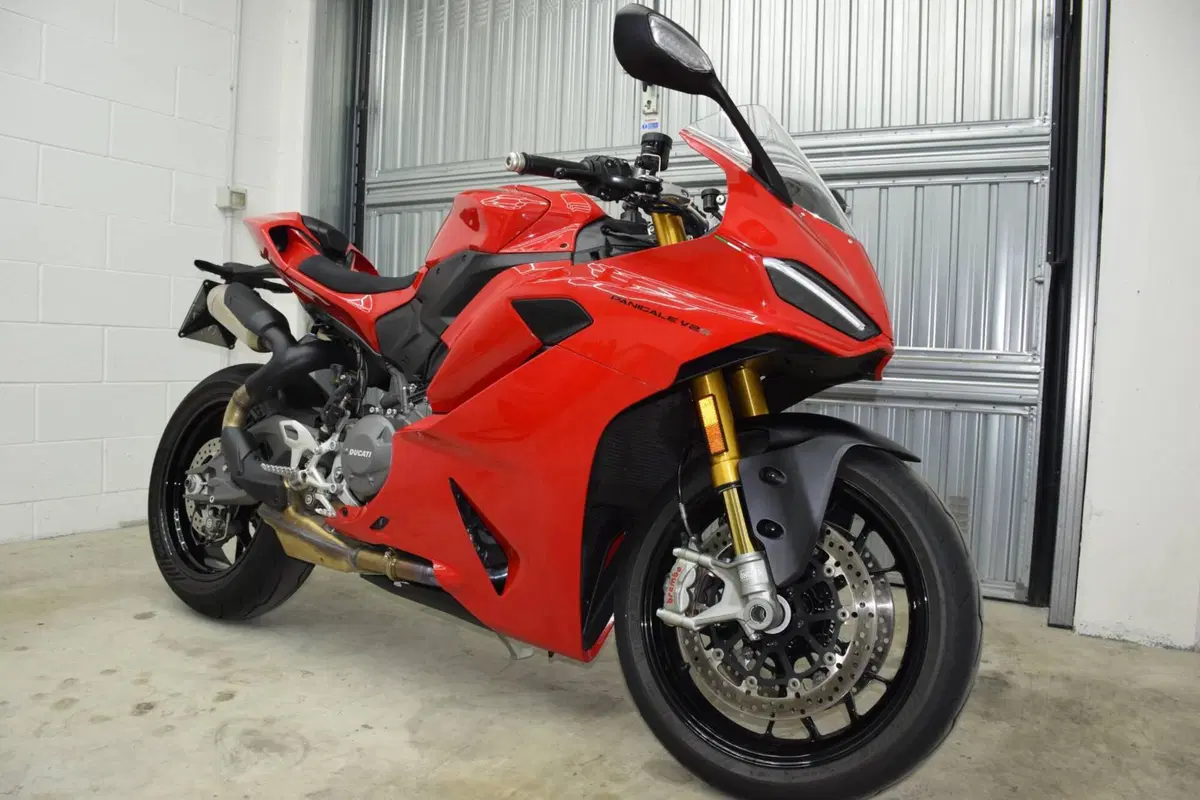 Ducati Panigale V2 S (2025 - 26) (2)