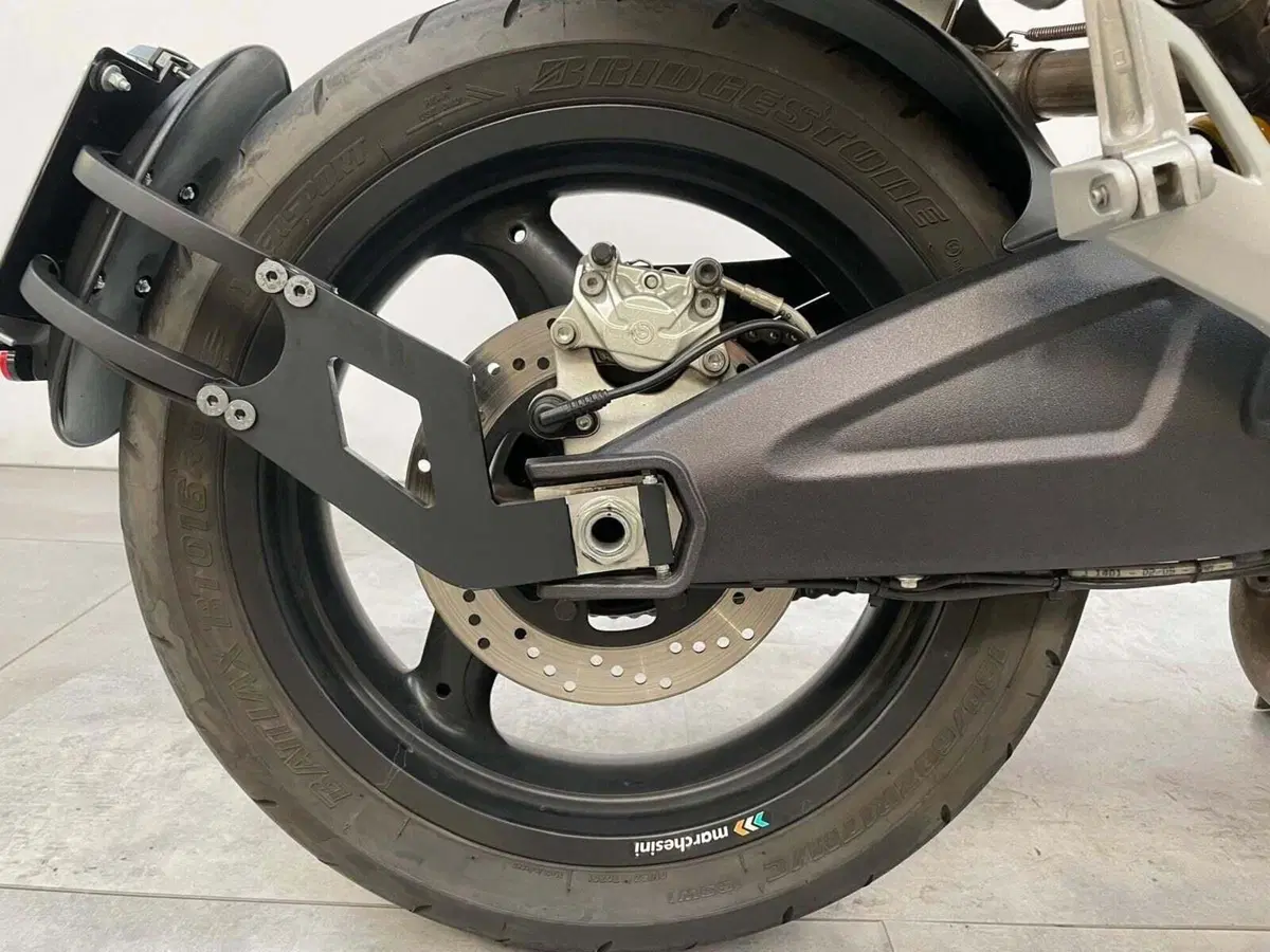 Ducati Monster 696 Plus (2007 - 14) (6)