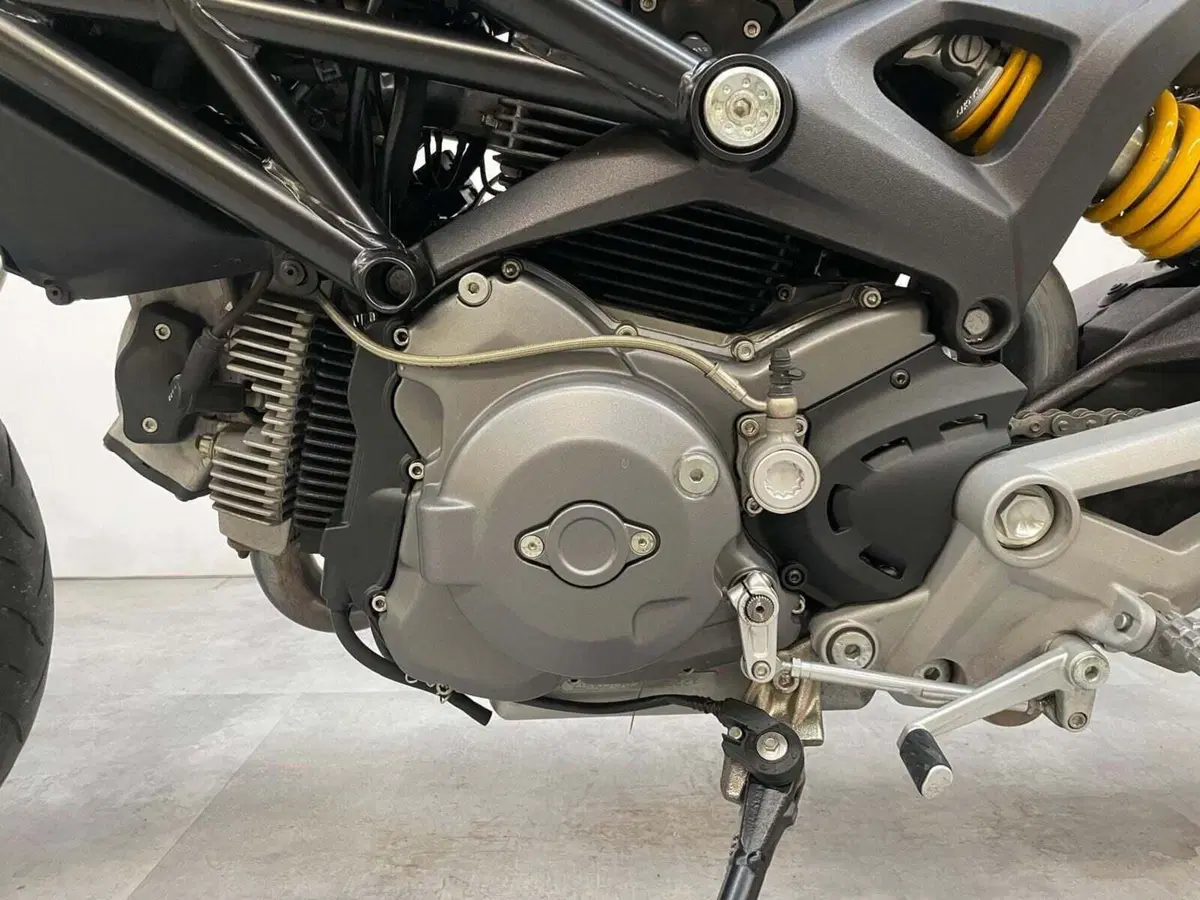 Ducati Monster 696 Plus (2007 - 14) (13)