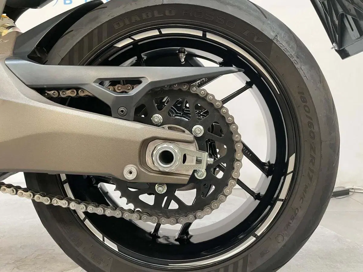 Ducati Monster 821 Dark ABS (2014 - 16) (4)