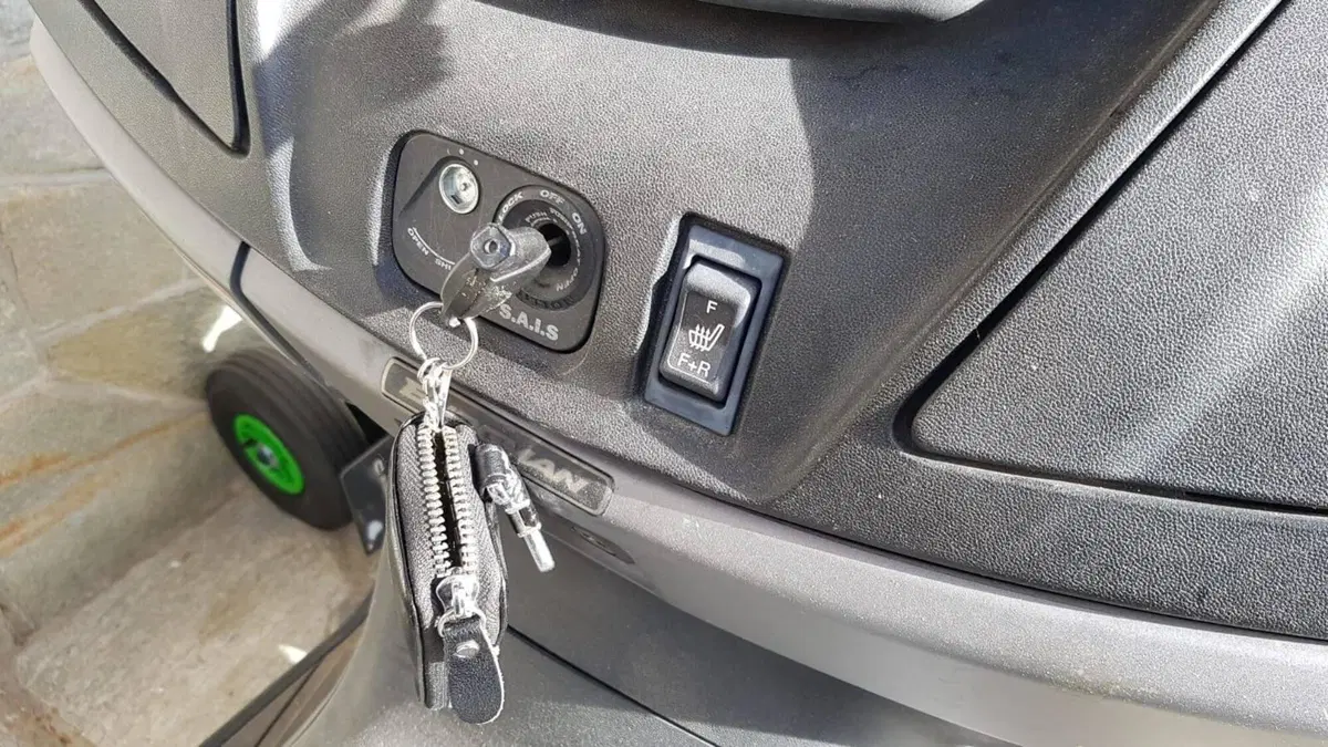 Suzuki Burgman AN 650 Executive ABS (2013 - 17) (9)