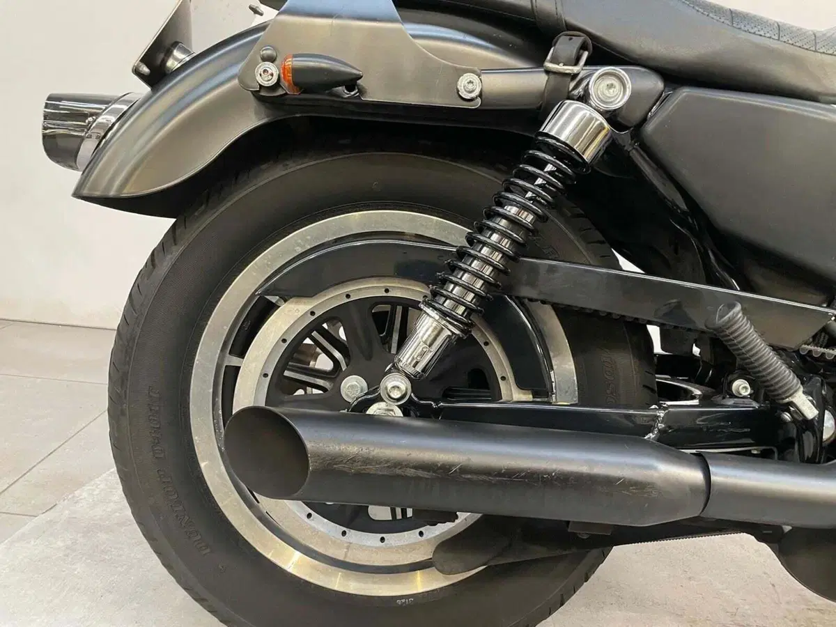 Harley-Davidson 883 R (2004 - 05) - XL 883R (8)