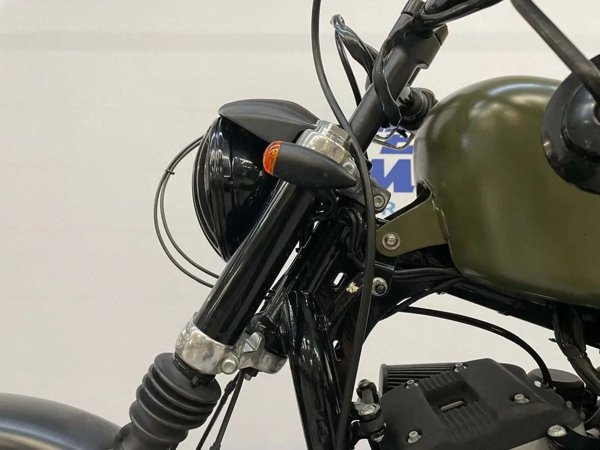 Harley-Davidson 883 R (2004 - 05) - XL 883R (13)