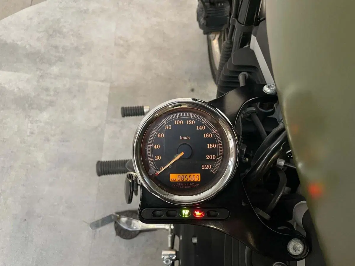 Harley-Davidson 883 R (2004 - 05) - XL 883R (15)