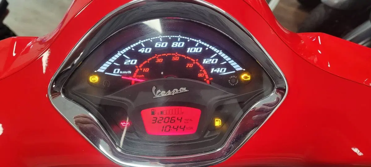 Vespa GTS 300 Super (2017 - 18) (5)