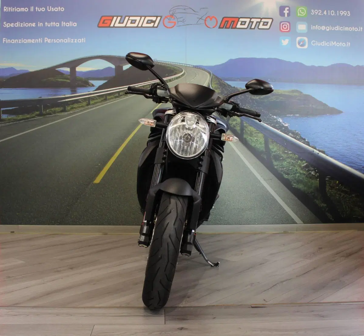 MV Agusta Brutale 920 (2011 - 12) (2)