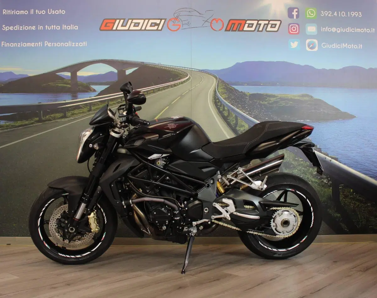 MV Agusta Brutale 920 (2011 - 12) (3)