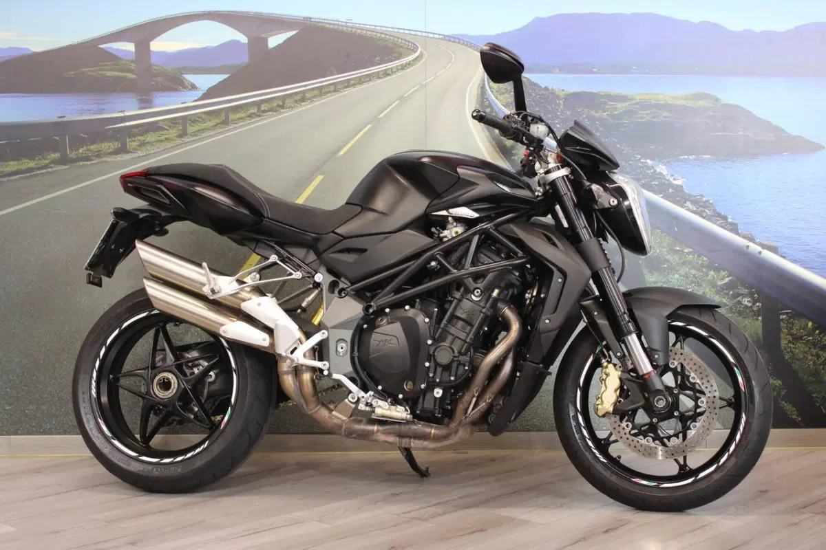 MV Agusta Brutale 920 (2011 - 12) (5)