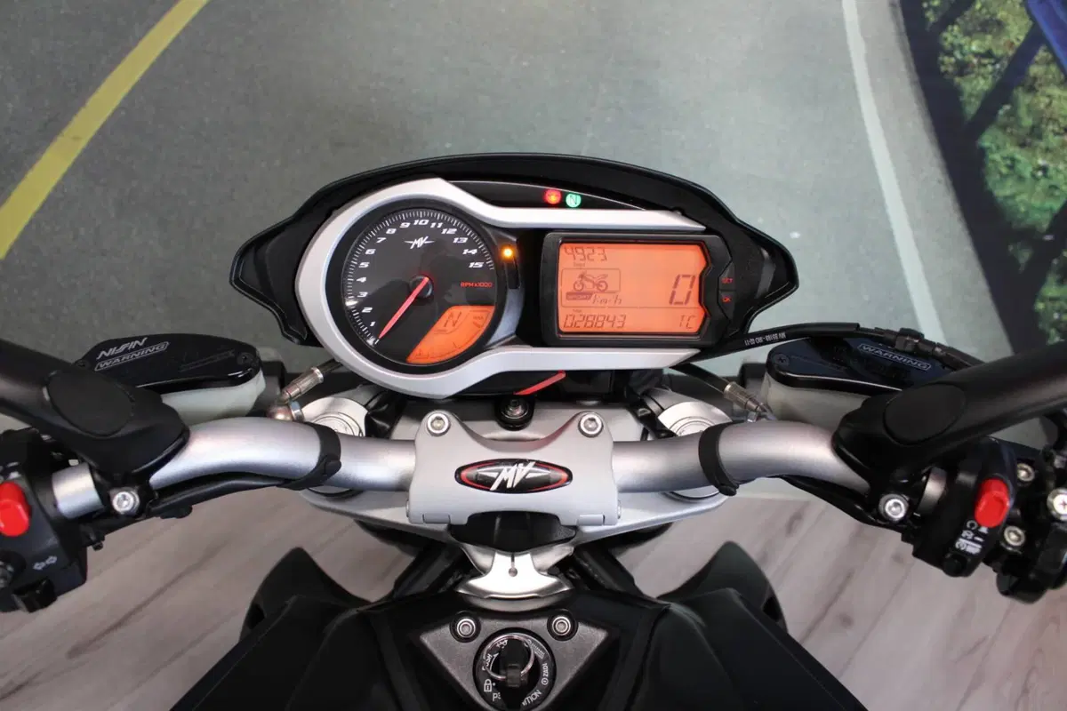 MV Agusta Brutale 920 (2011 - 12) (6)
