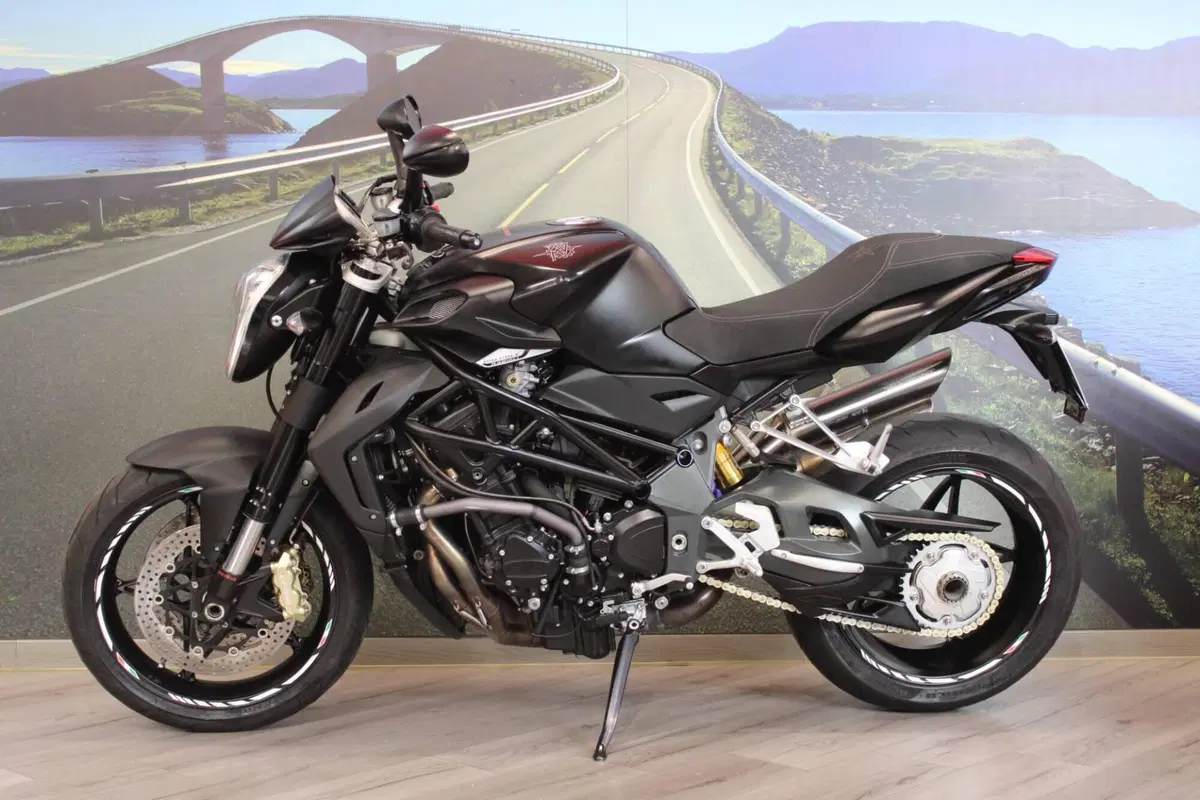 MV Agusta Brutale 920 (2011 - 12) (7)