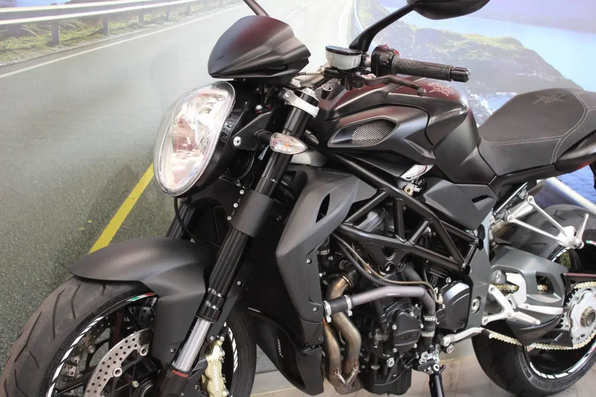 MV Agusta Brutale 920 (2011 - 12) (8)