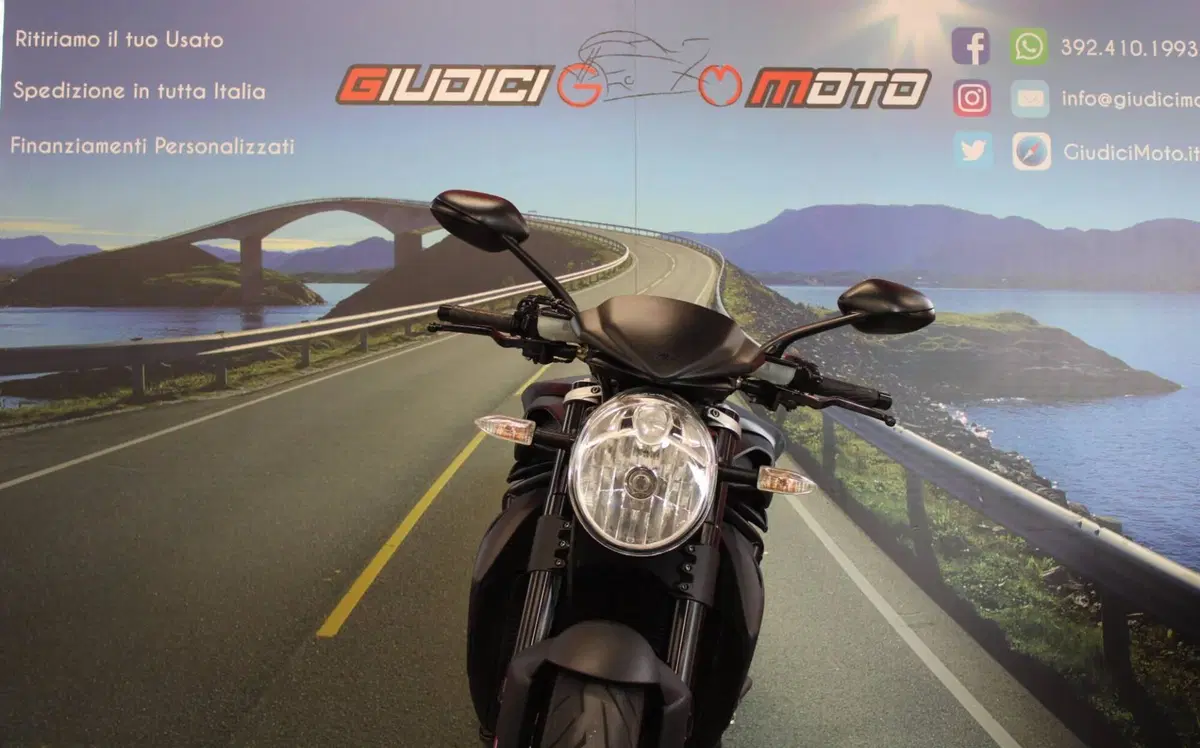 MV Agusta Brutale 920 (2011 - 12) (9)