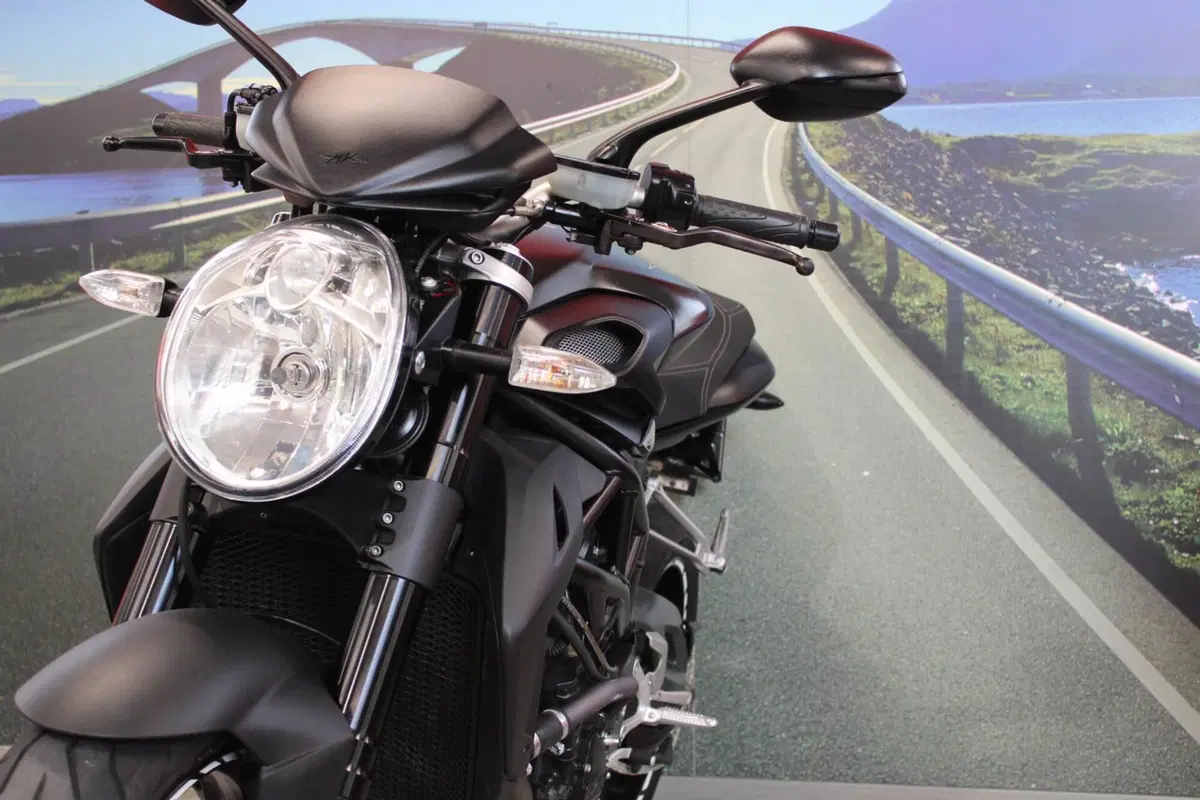 MV Agusta Brutale 920 (2011 - 12) (11)