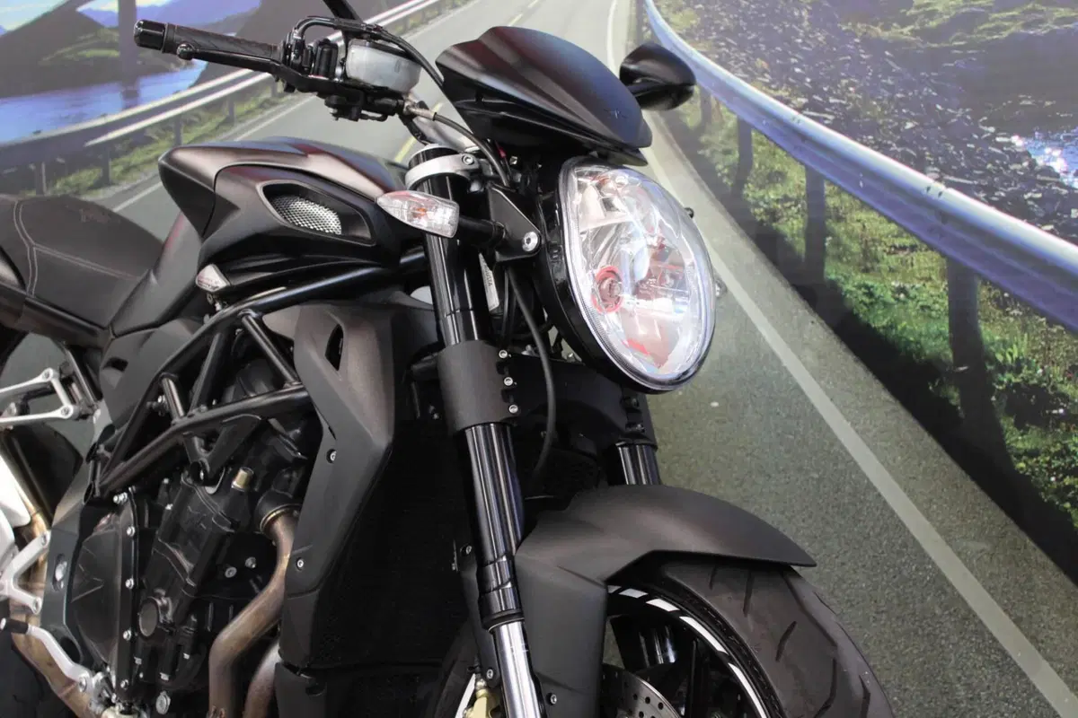 MV Agusta Brutale 920 (2011 - 12) (12)
