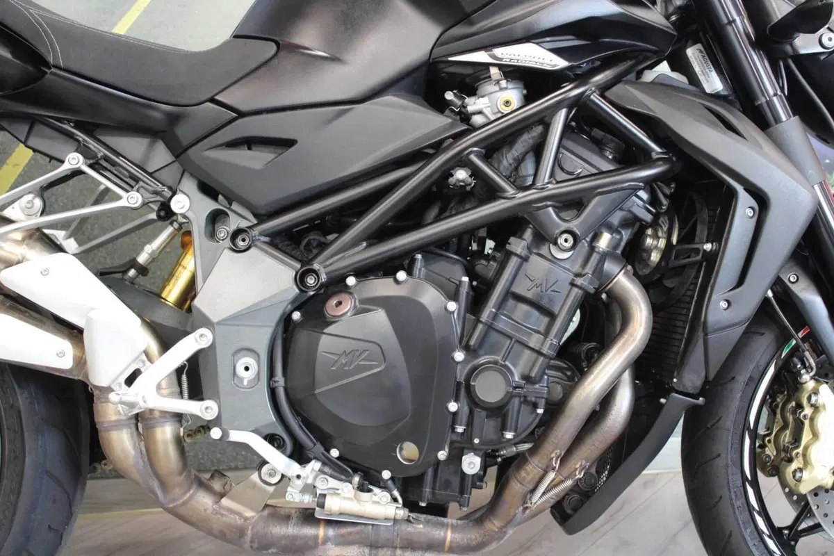 MV Agusta Brutale 920 (2011 - 12) (14)