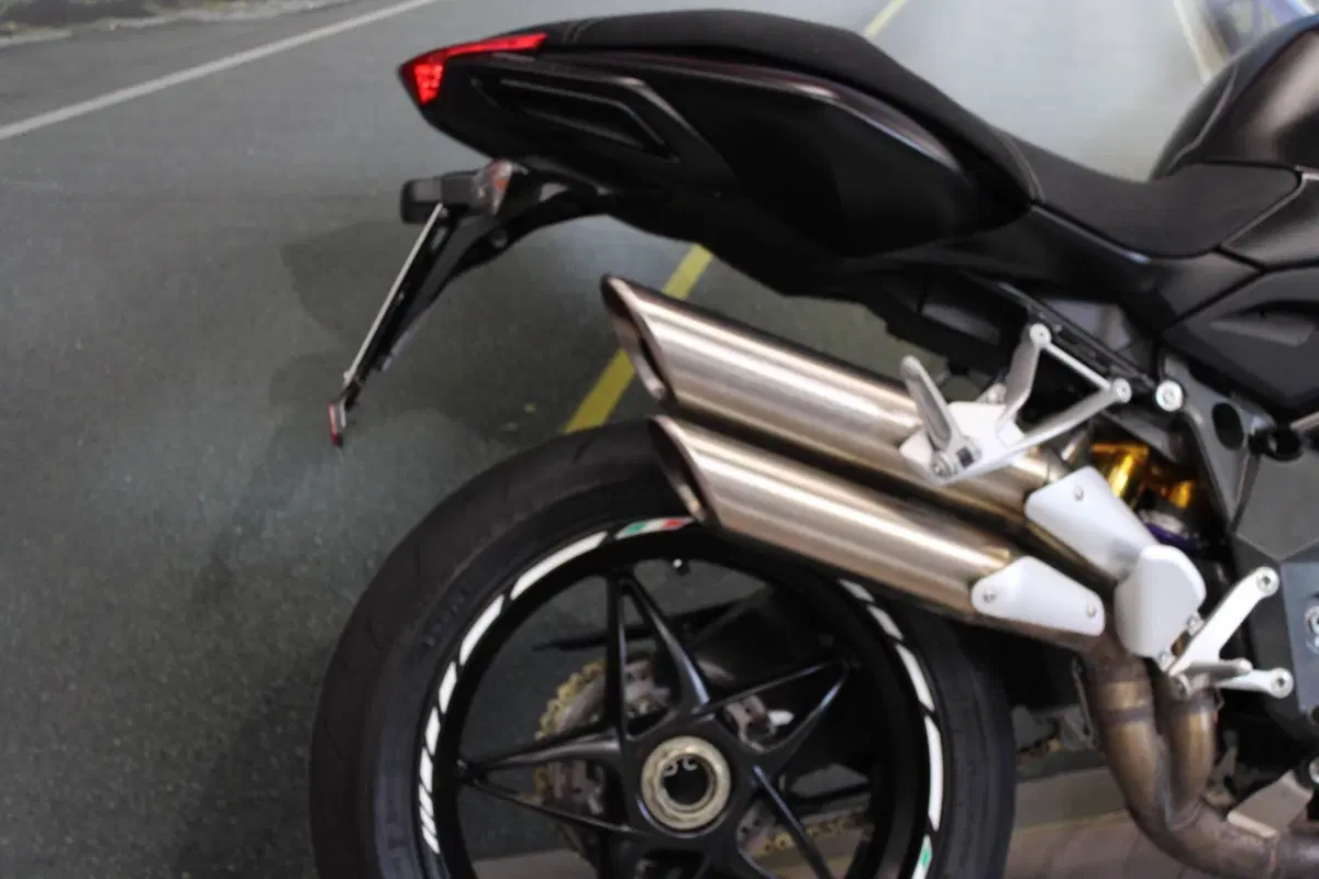 MV Agusta Brutale 920 (2011 - 12) (15)