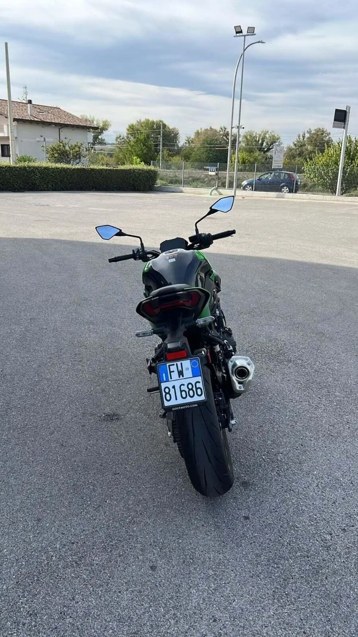 Kawasaki Z 900 (2025 - 26) (2)