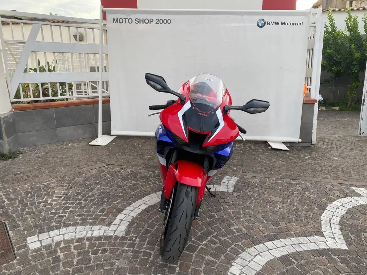 Honda CBR 1000 RR-R Fireblade (2020 - 21) (4)