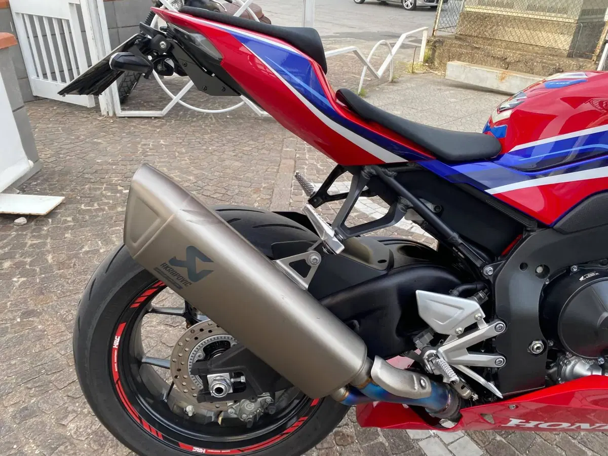 Honda CBR 1000 RR-R Fireblade (2020 - 21) (5)