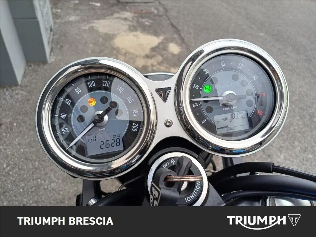 Triumph Bonneville T120 (2026) (9)