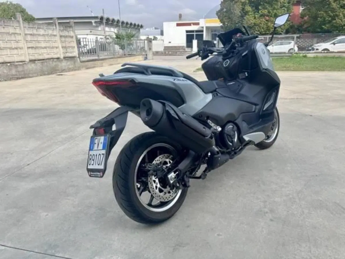 Yamaha T-Max 560 Tech Max (2025 - 26) (6)