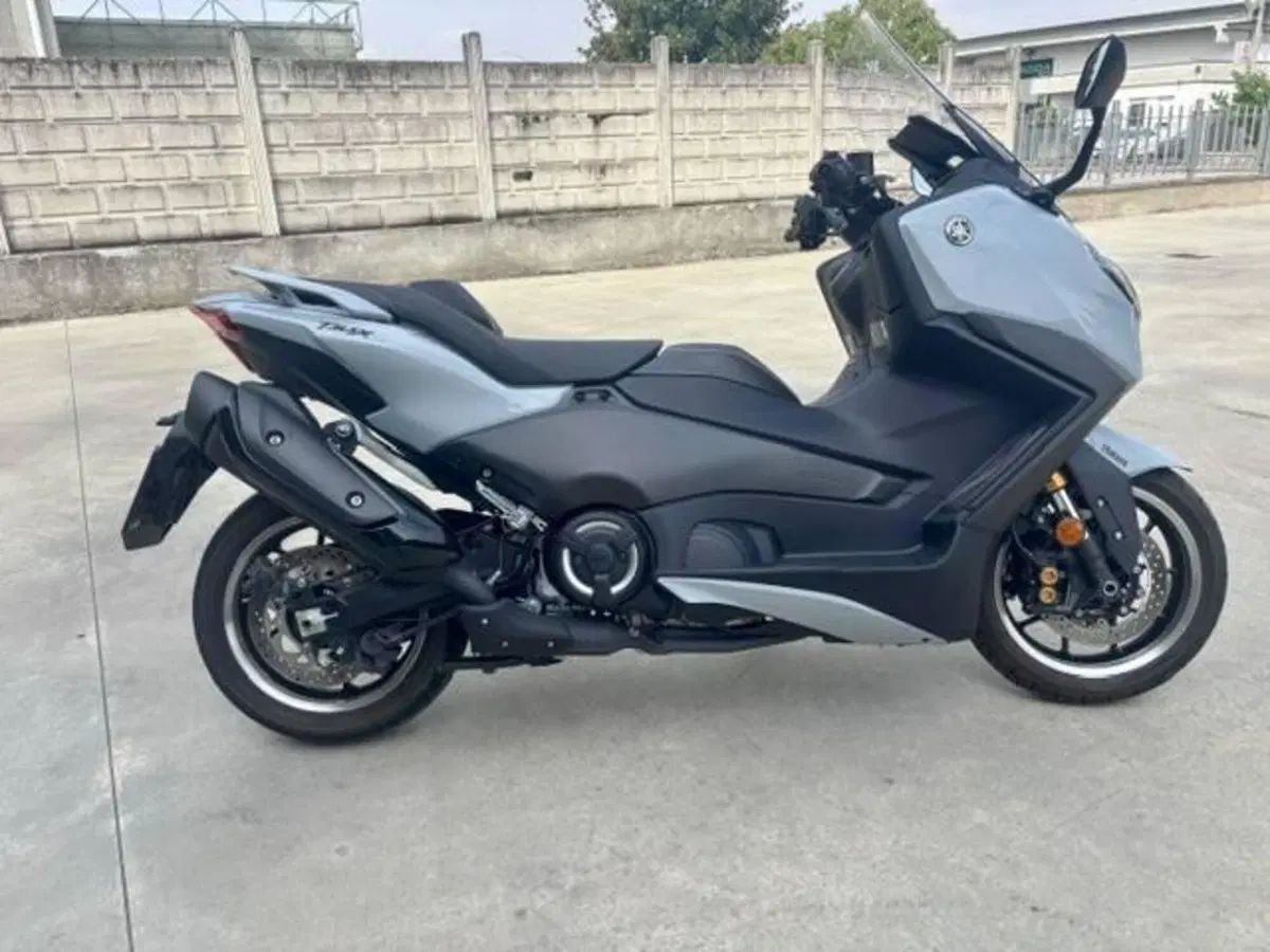 Yamaha T-Max 560 Tech Max (2025 - 26) (5)