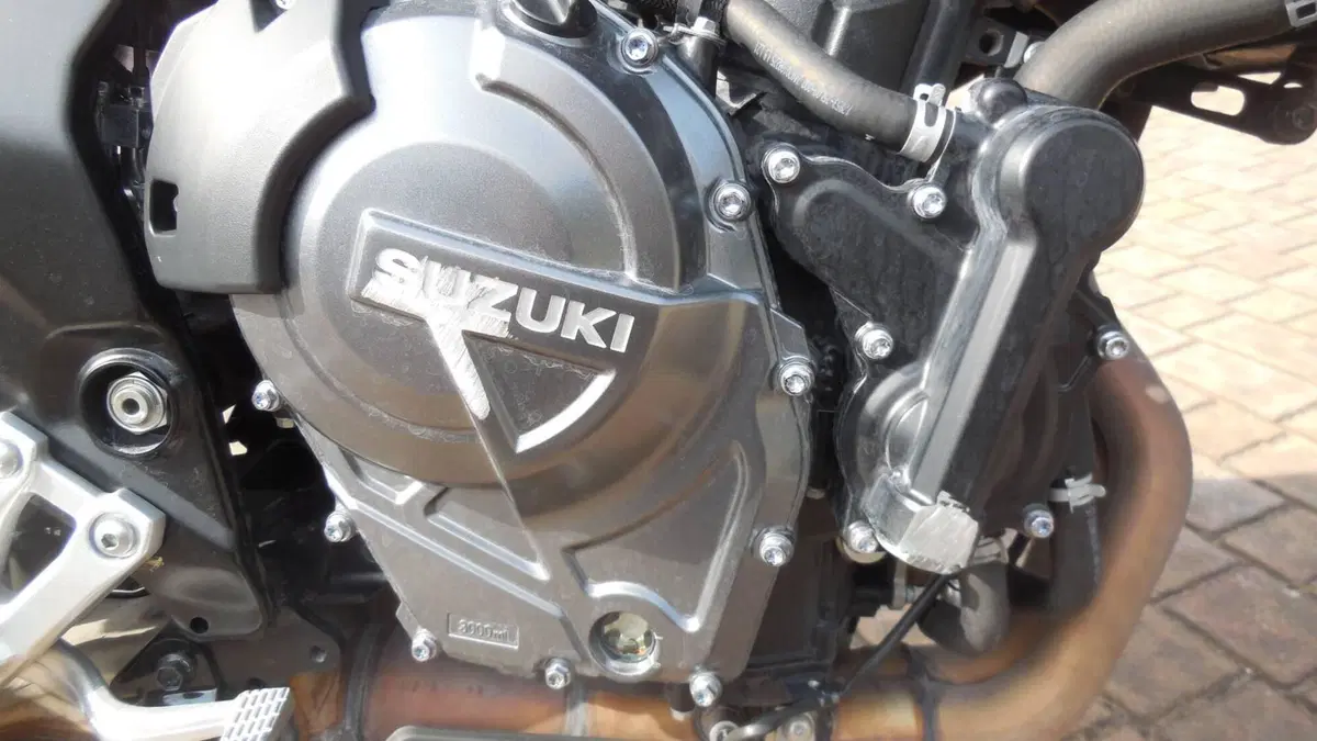 Suzuki GSX-8S (2025 - 26) (5)