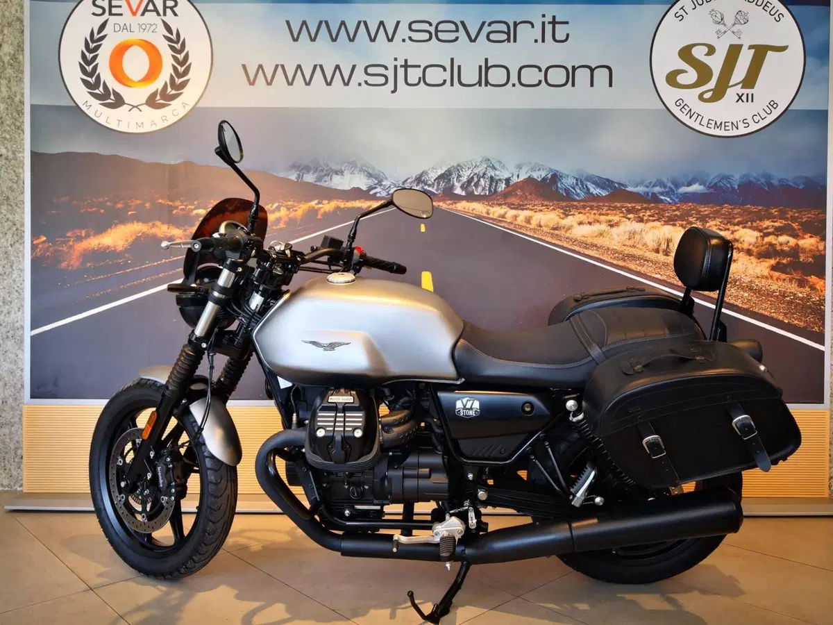 Moto Guzzi V7 Stone (2021 - 24) (7)