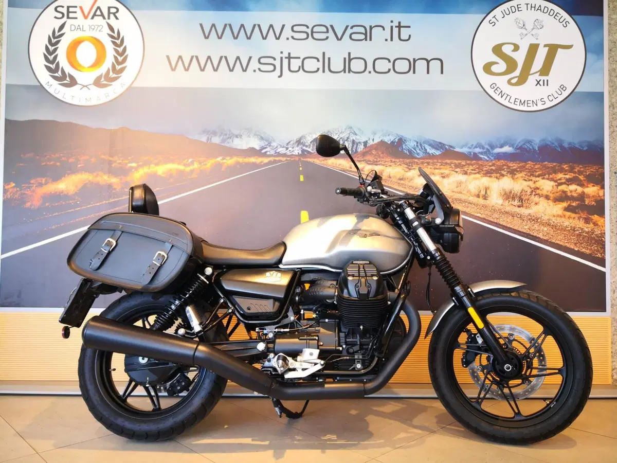 Moto Guzzi V7 Stone (2021 - 24)