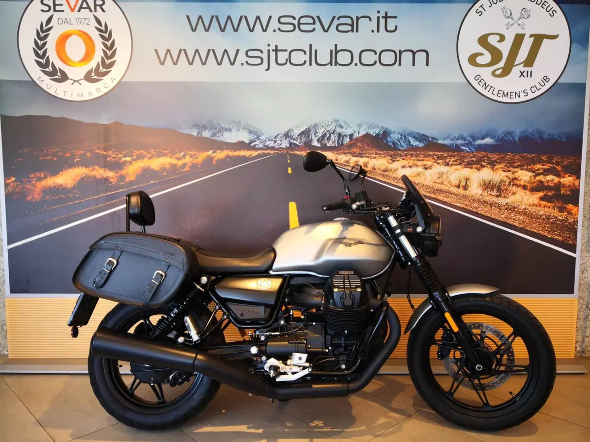 Moto Guzzi V7 Stone (2021 - 24) (2)