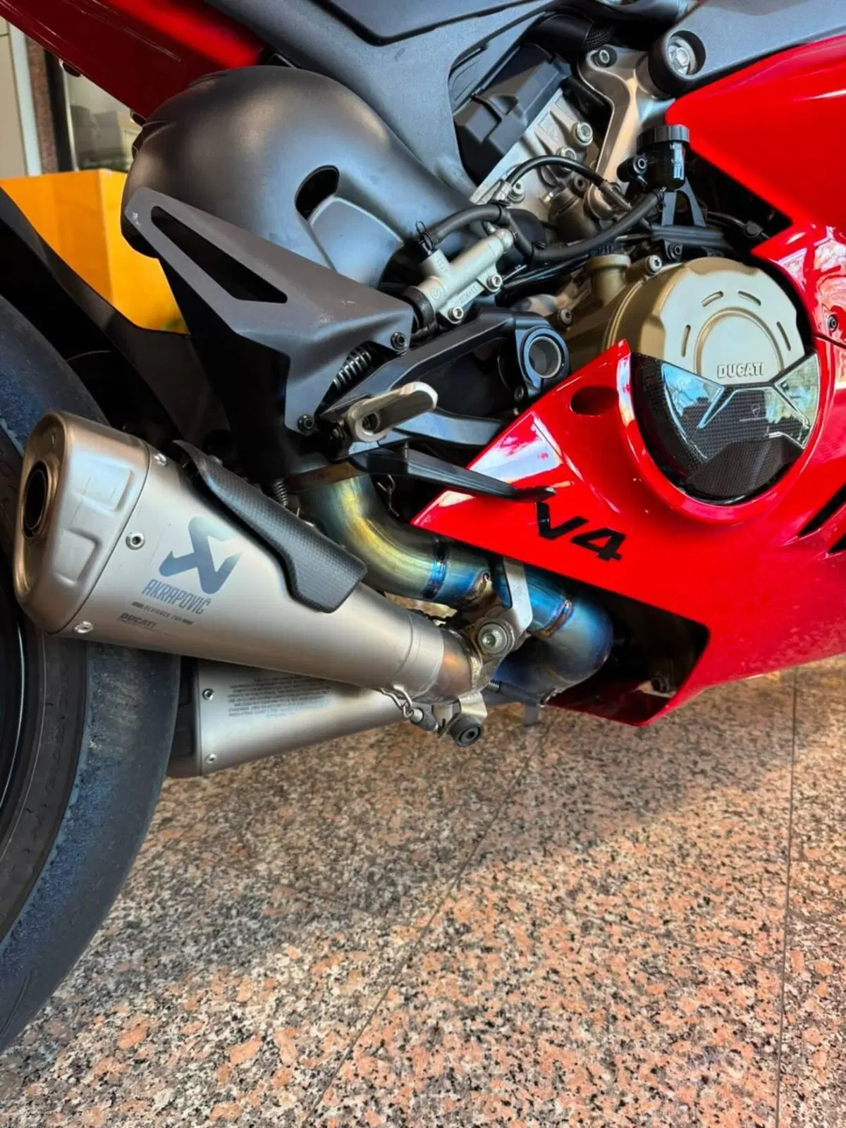 Ducati Panigale V4 (2022 - 24) (2)