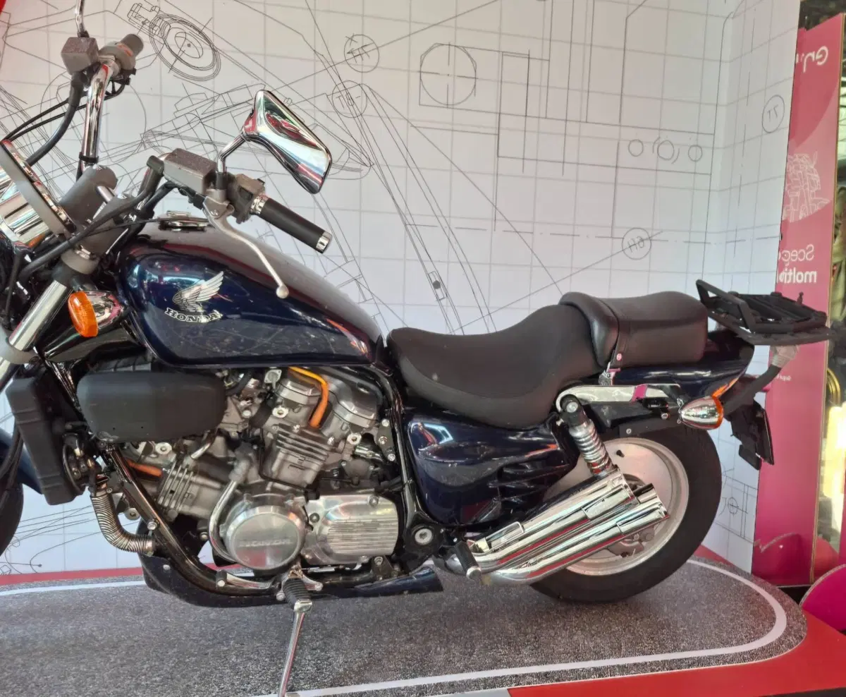 Honda VF 750 C (1985 - 01) (4)