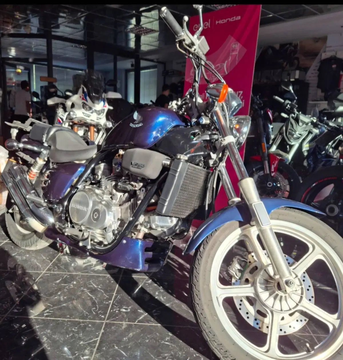 Honda VF 750 C (1985 - 01) (10)
