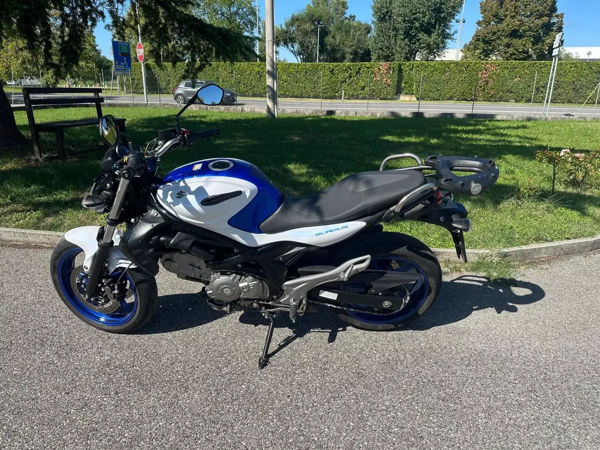 Suzuki Gladius 650 SFV ABS (2009 - 15) (2)