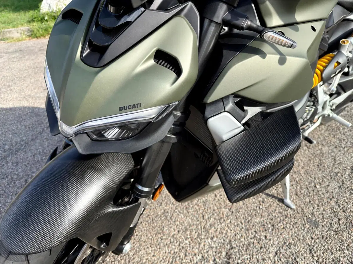 Ducati Streetfighter V2 (2022 - 24) (5)