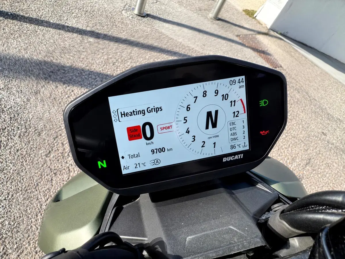 Ducati Streetfighter V2 (2022 - 24) (9)